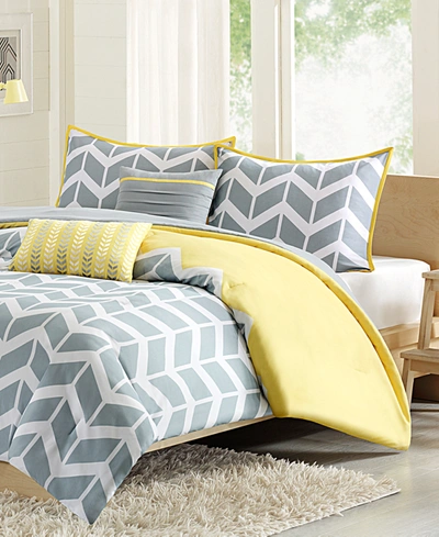 Intelligent Design Closeout!  Nadia Reversible 4-pc. Comforter Set, Twin/twin Xl In Yellow