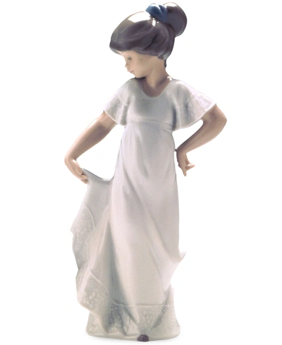Lladrò Nao By Lladro How Pretty! Collectible Figurine