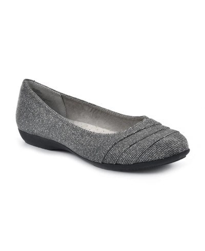 Cliffs By White Mountain Women's Clara Ballet Flats In Navy Burnished Smooth
