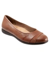 Trotters Danni  Womens Leather Arch Support Slip-on Shoes In Saddle