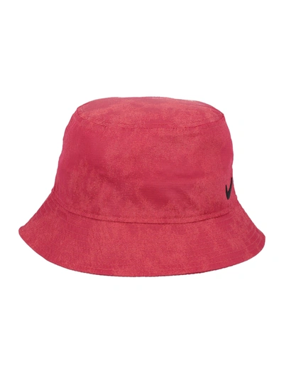 Nike Fa Qs Bucket Hat In Red