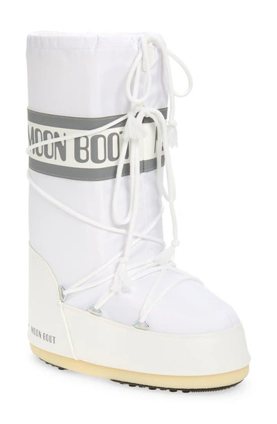 Moon Boot White Classic Icon Snow Boots In Silver