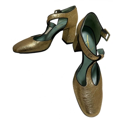 Pre-owned Paola D'arcano Leather Heels In Gold