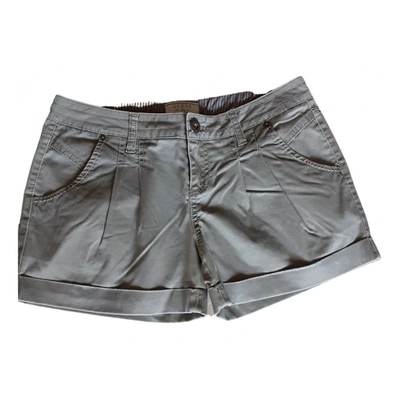 Pre-owned Guess Khaki Cotton Shorts