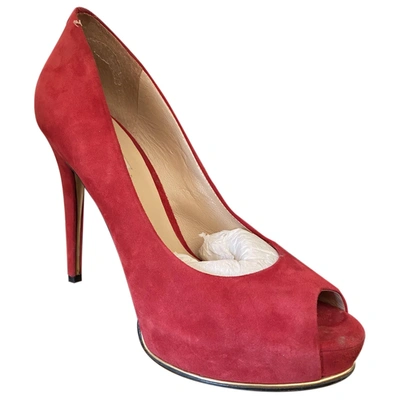 Pre-owned Guess Heels In Red