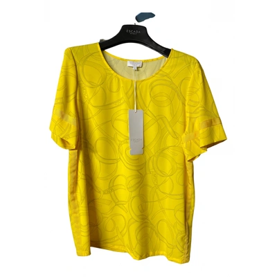 Pre-owned Escada T-shirt In Yellow