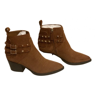 Pre-owned Valentino Garavani Ankle Boots In Brown