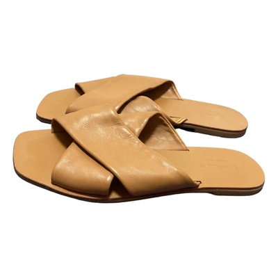 Pre-owned Everlane Leather Sandals In Camel