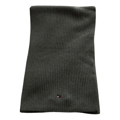 Pre-owned Tommy Hilfiger Scarf In Grey