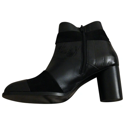 Pre-owned Anaki Leather Ankle Boots In Black
