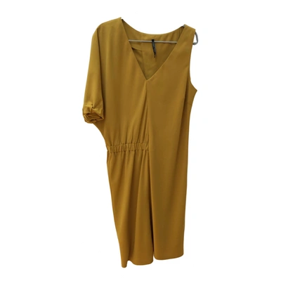 Pre-owned Liviana Conti Mid-length Dress In Yellow