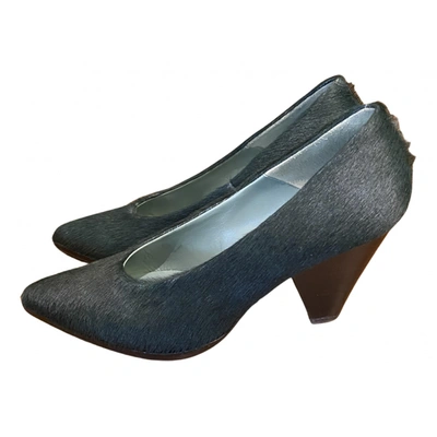 Pre-owned Paola D'arcano Pony-style Calfskin Heels In Green