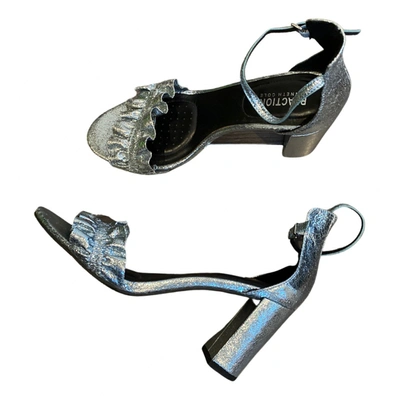 Pre-owned Kenneth Cole Patent Leather Sandals In Silver
