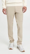 RHONE SLIM COMMUTER PANTS KHAKI