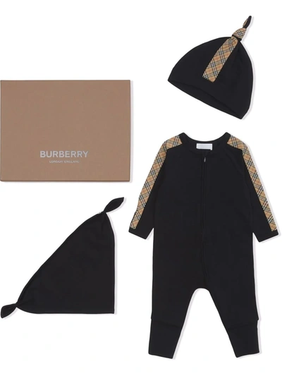 Burberry Babies' 经典格纹边饰三件礼物套装 In Black