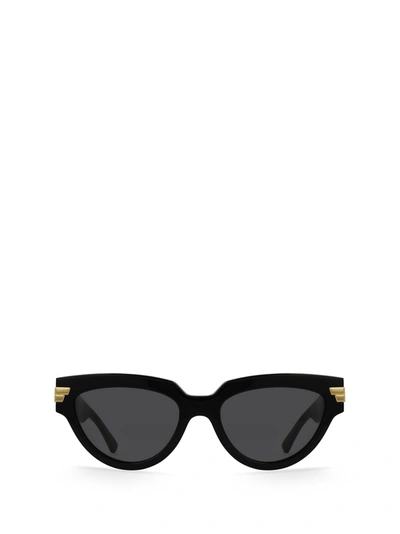 Bottega Veneta Logo猫眼框太阳眼镜 In Black