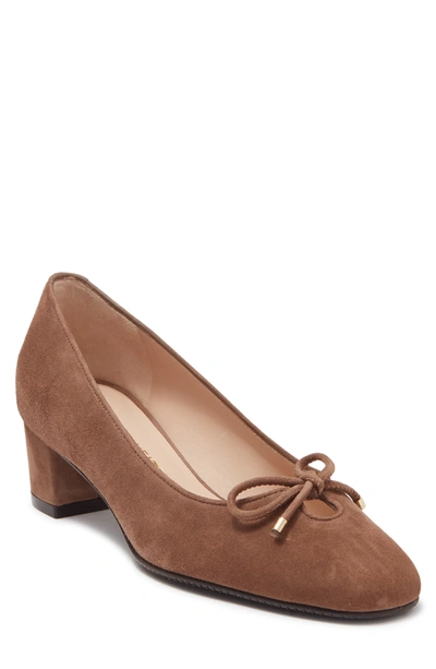 Stuart Weitzman Gabby Bow Pump In Taupe