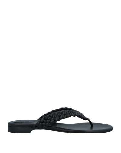 Anna F. Toe Strap Sandals In Black