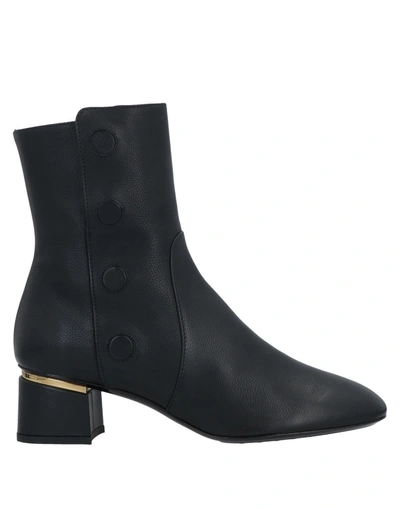 Tod's Ankle Boots In Black