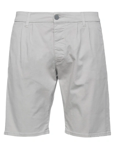 2 Men Shorts & Bermuda Shorts In Light Grey
