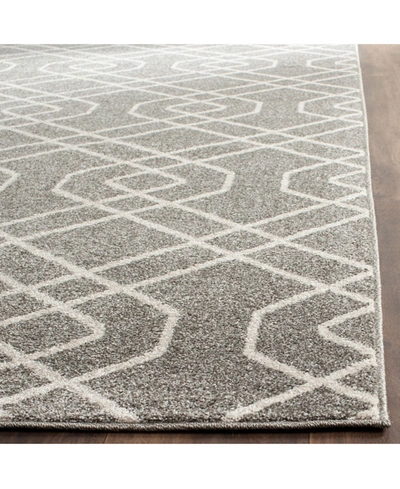 Safavieh Amherst Amt407 Gray And Ivory 4' X 6' Area Rug