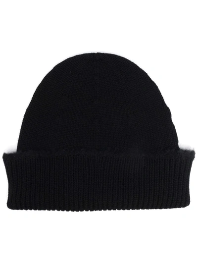 Barrie Ribbed Cashmere Beanie In Schwarz