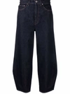 Totême Tapered Cropped Jeans In Blau