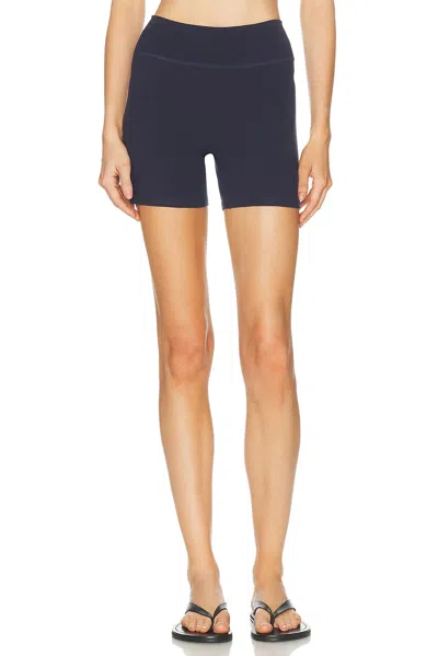 437 Essential Short In Blue