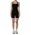 437 Studio Short In Black-crème In Black