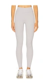 437 The Essentials Legging In Gray