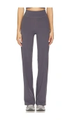437 The Essentials Pant In Grey