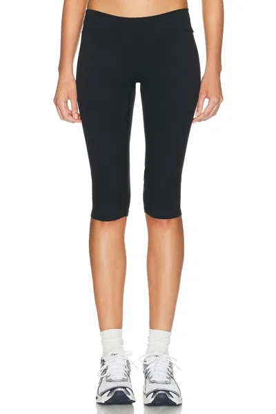 437 The Micro Capri Legging In Black