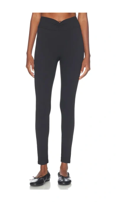 437 The Scrunch Legging In Black