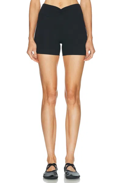 437 The Scrunch Short In Black
