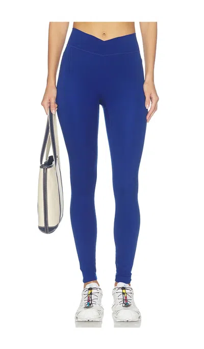 437 The V Legging In Multi