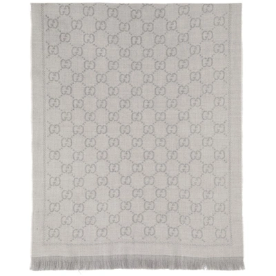 Gucci Gg Jacquard Knitted Scarf In Silver