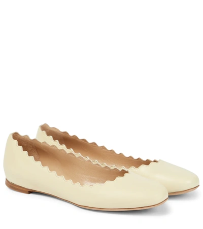 Chloé Lauren Scalloped-edge Leather Ballet Flats In Cream