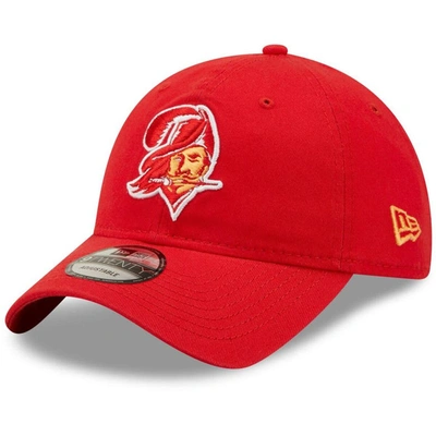 New Era Men's Red Tampa Bay Buccaneers Core Classic 2.0 Historic Logo 9twenty Adjustable Hat