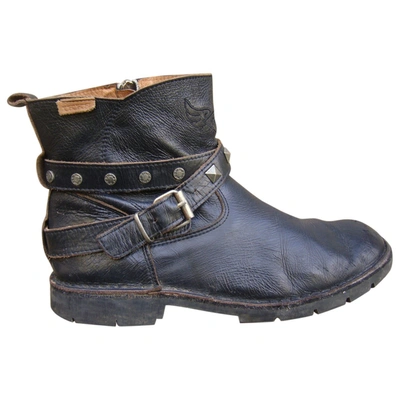 Pre-owned Ikks Leather Strap Boots In Black