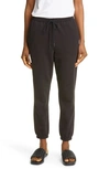 Vince Essential Jogger Pants In Black