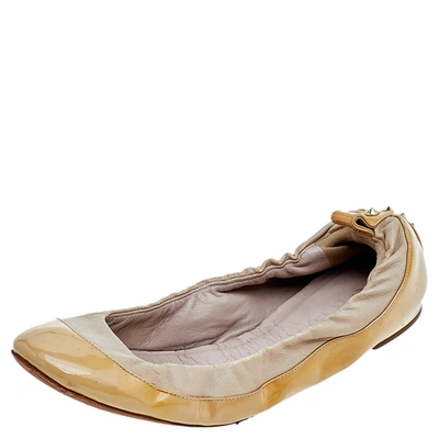 Pre-owned Burberry Beige Patent And Leather Scrunch Ballet Flats Size 36