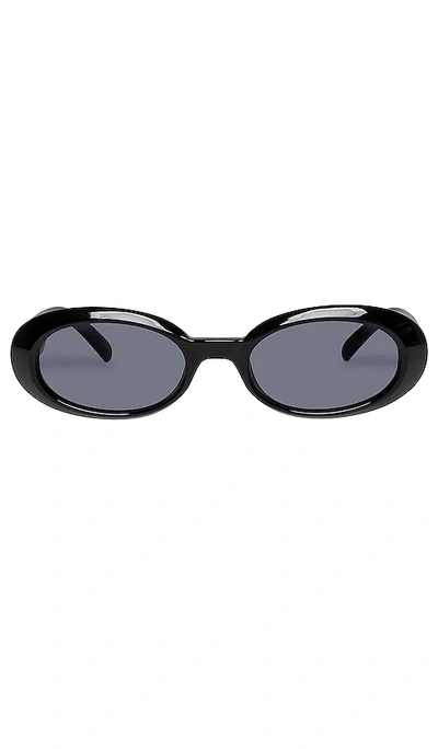 Le Specs Oval Work It Sunglasses In Black