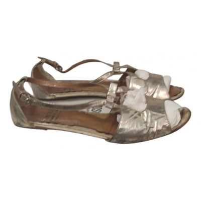 Pre-owned Moschino Cheap And Chic Leather Sandal In Gold