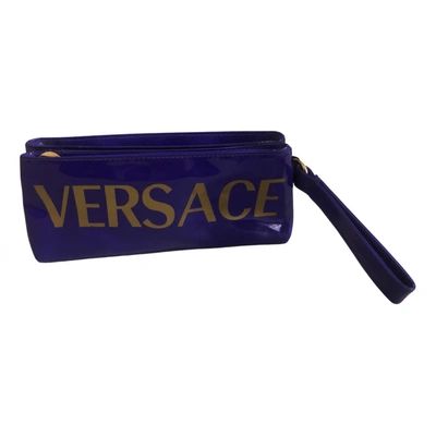 Pre-owned Versus Patent Leather Clutch Bag In Purple