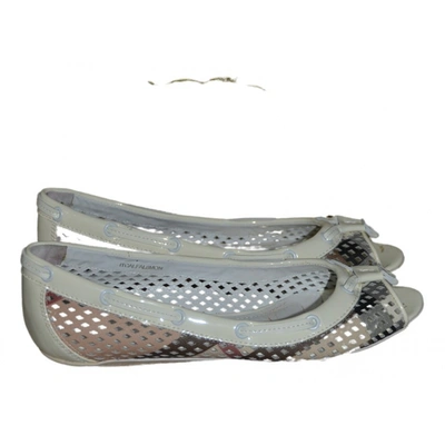 Pre-owned Burberry Patent Leather Ballet Flats In White