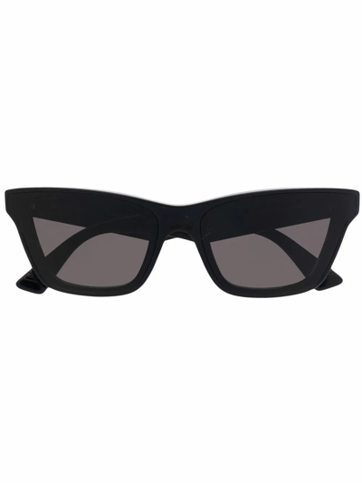 Bottega Veneta Classic Rectangle-frame Sunglasses In Black