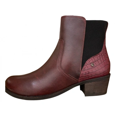 Pre-owned Ugg Leather Ankle Boots In Burgundy