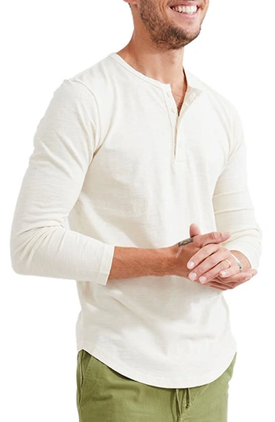 Goodlife Sun-faded Long Sleeve Slub Scallop Henley In Seed