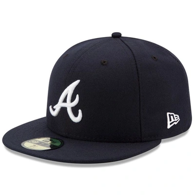 NEW ERA NEW ERA NAVY ATLANTA BRAVES ROAD AUTHENTIC COLLECTION ON-FIELD 59FIFTY FITTED HAT,70361058