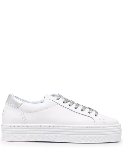 Chiara Ferragni Star-patch Lace-up Sneakers In Weiss